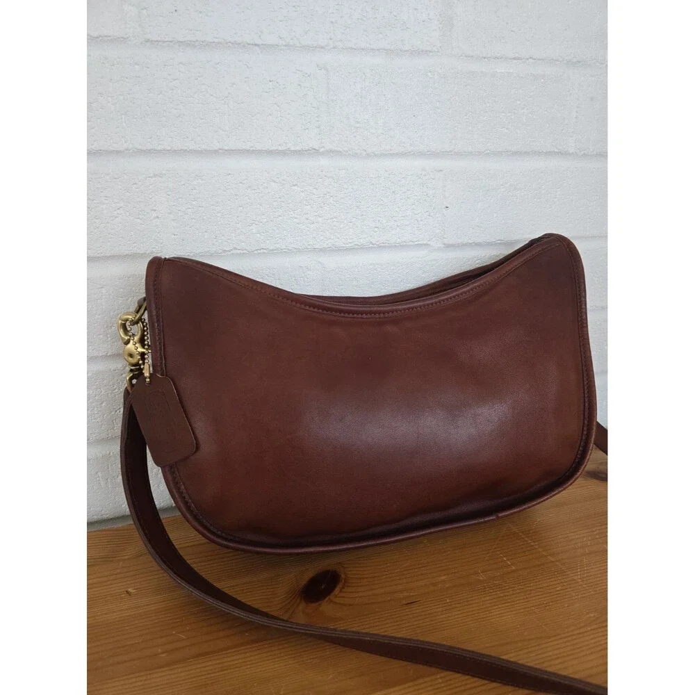 Vintage Coach Swinger Bag In Brown Leather Made In USA 80's Style